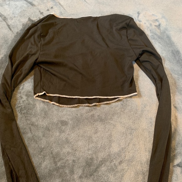 Black and White ribbed shirt - Picture 2 of 2